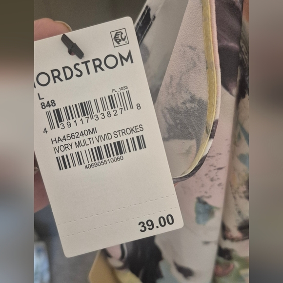 Halogen Multicolor Abstract Camisole NWT Size Large - Picture 4 of 6